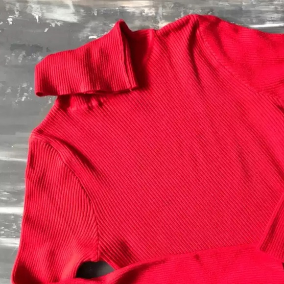 Red Ribbed Turtleneck Sweater - Picture 4 of 7